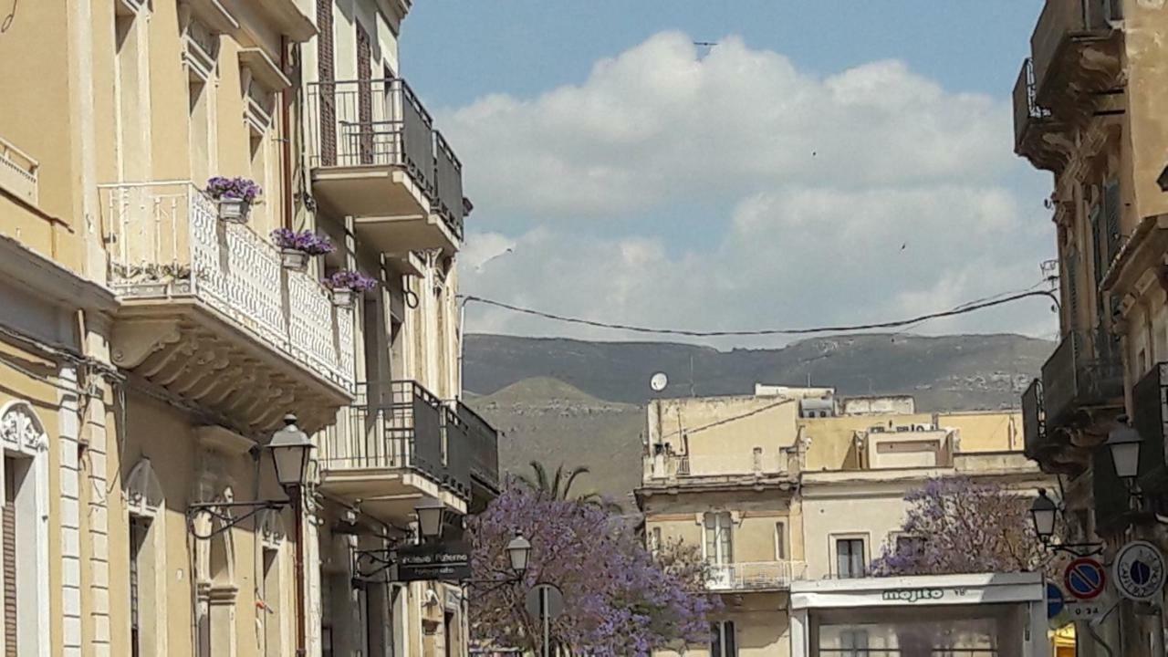 أفولا "Suliscenti" Dimora Siciliana B&B المظهر الخارجي الصورة